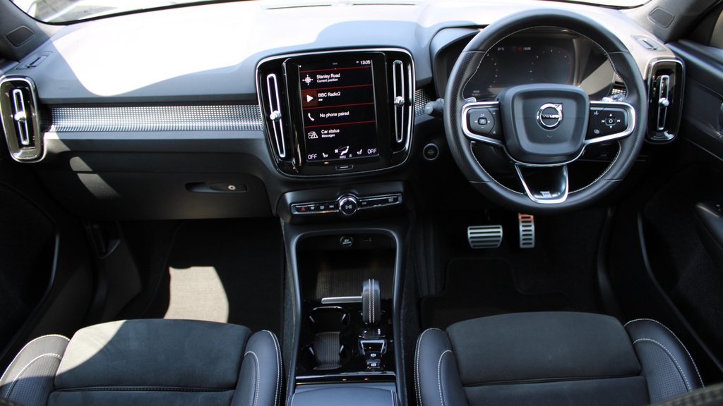 Volvo XC40 D3 Awd R-design Sunroof, Winter Pack, Park C YJ69TLF #5