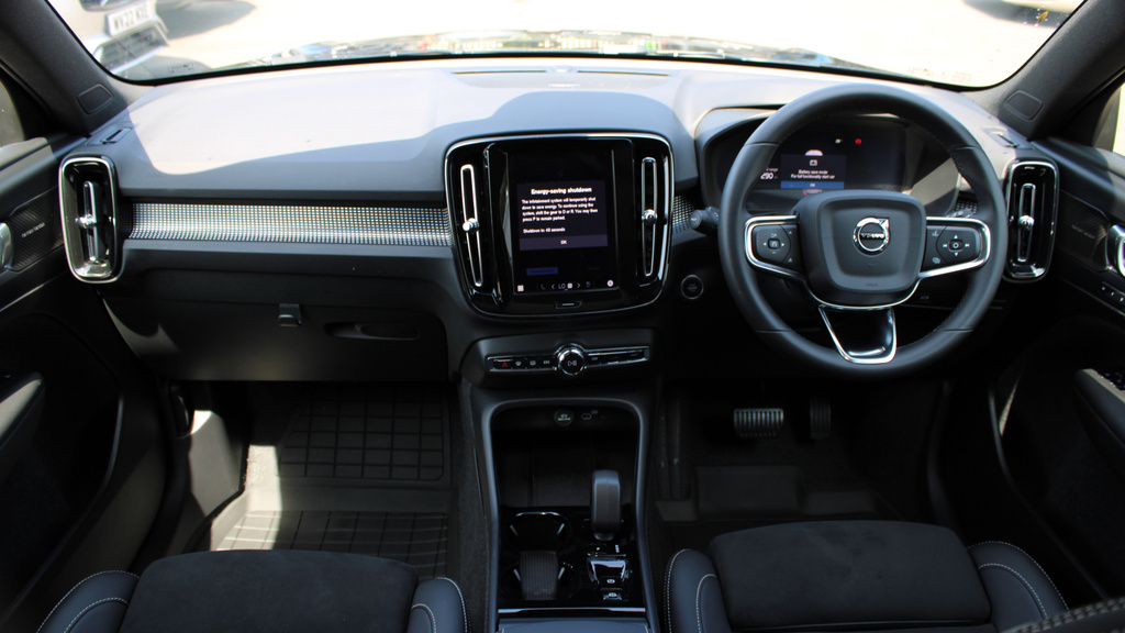 Volvo XC40 B3 P Ultra Black Edition Sunroof, Harmankardon RV25WMX #5