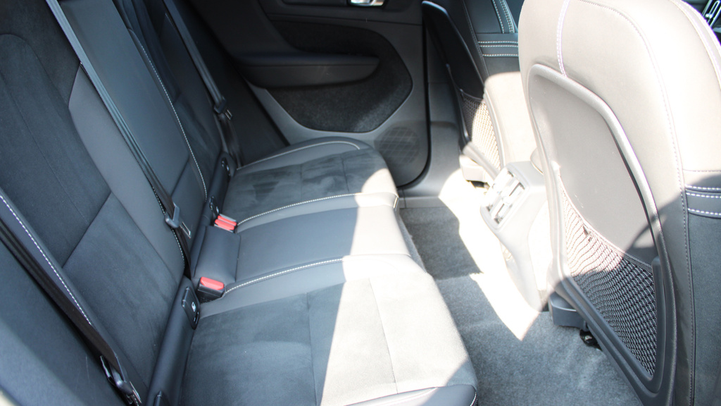 Volvo XC40 B4 P Plus Dark Park Camera, Heated Seats, Apple RF25XWO  #6