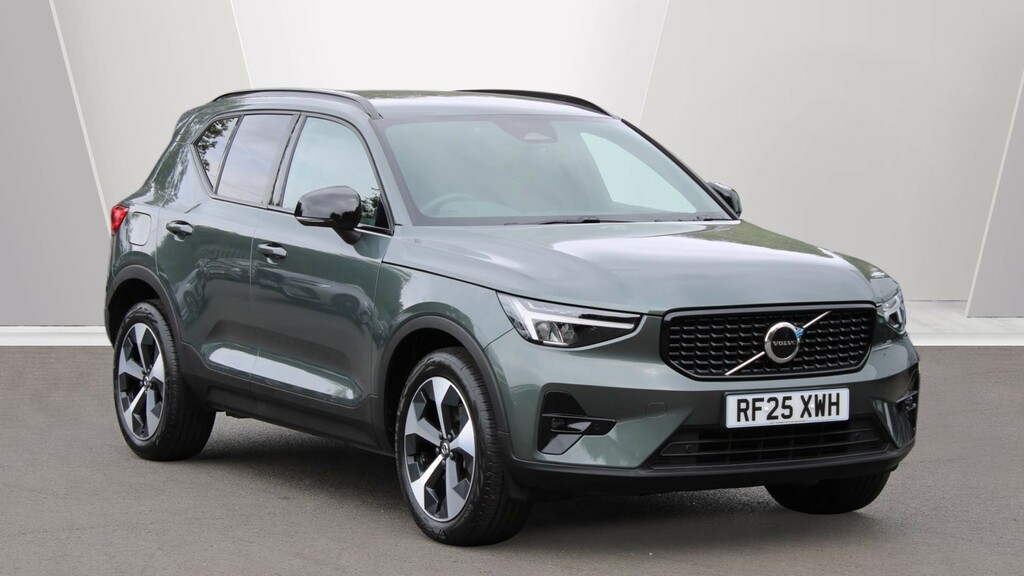 Volvo XC40 B3 P Plus Dark Park Camera, Heated Seats, Apple