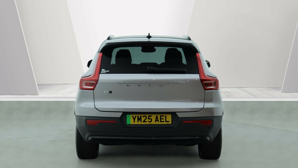 Volvo EX40 Volvo Ex40 Estate 325Kw Tm Perf Ultra Black Editio White #7