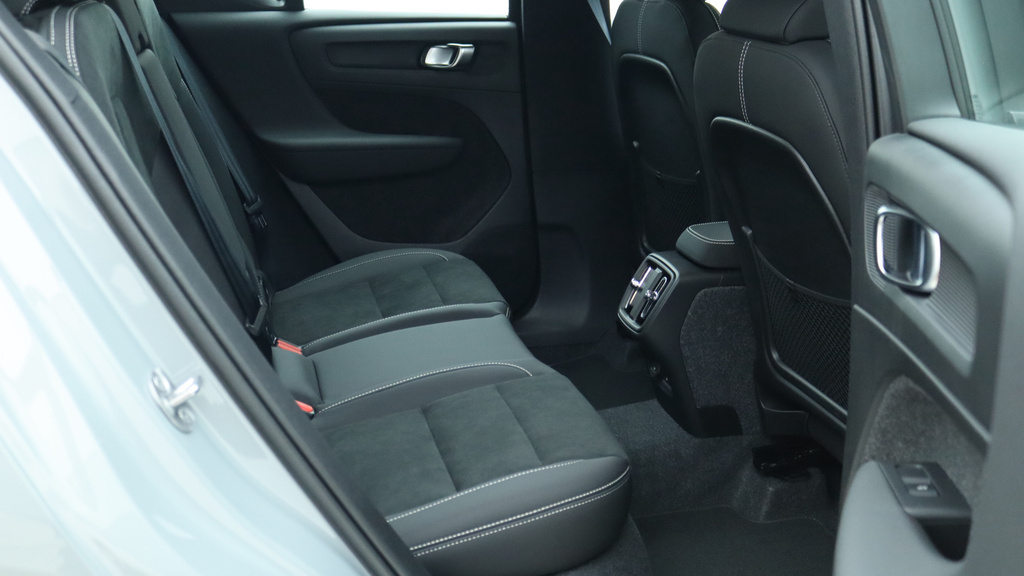 Volvo XC40 B3 P Plus Dark Park Camera, Heated Seats, Apple  #6