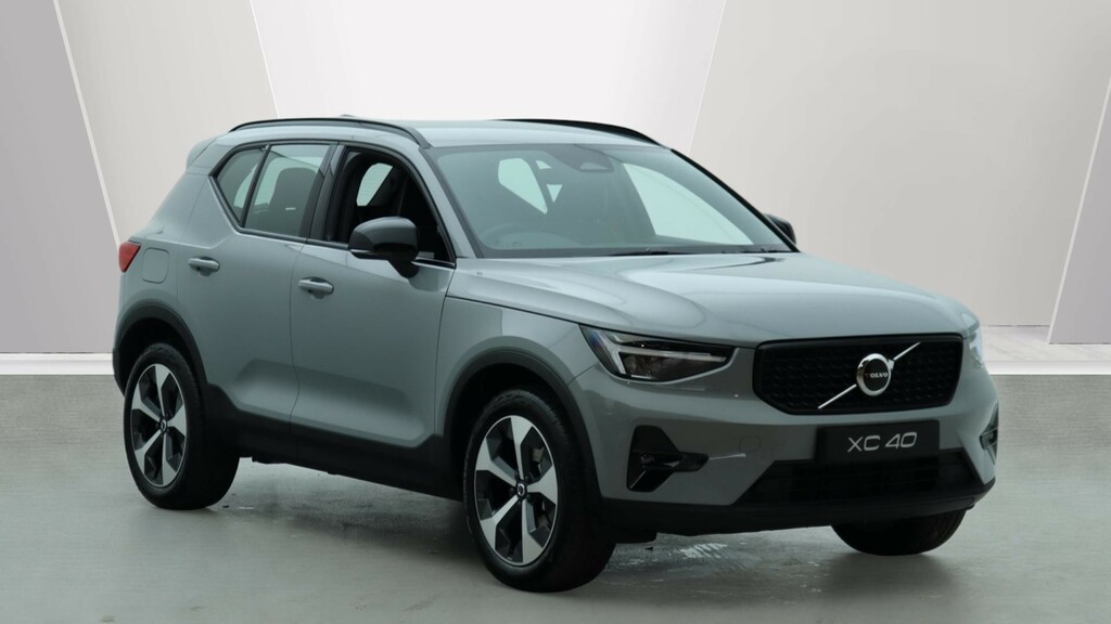 Volvo XC40 B3 P Plus Dark Park Camera, Heated Seats, Apple 