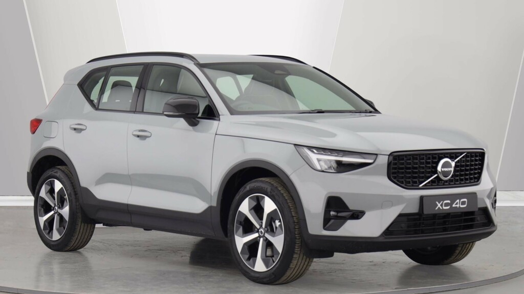 Volvo XC40 B3 P Plus Dark Park Camera, Heated Seats, Apple 