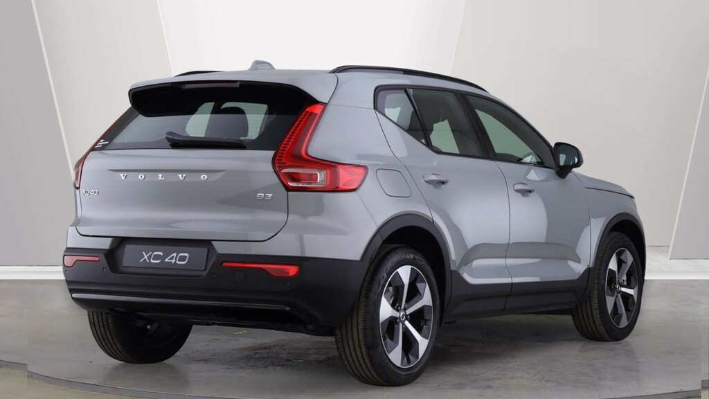 Volvo XC40 B3 P Plus Dark Park Camera, Heated Seats, Apple YK26LGR #2