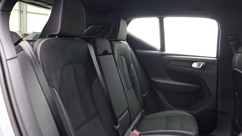 Volvo XC40 B3 P Plus Dark Park Camera, Heated Seats, Apple  #6
