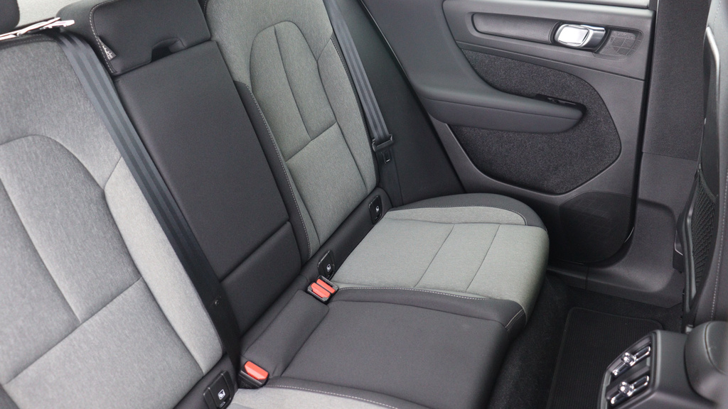 Volvo XC40 B3 P Plus Dark Park Camera, Heated Seats, Apple #6