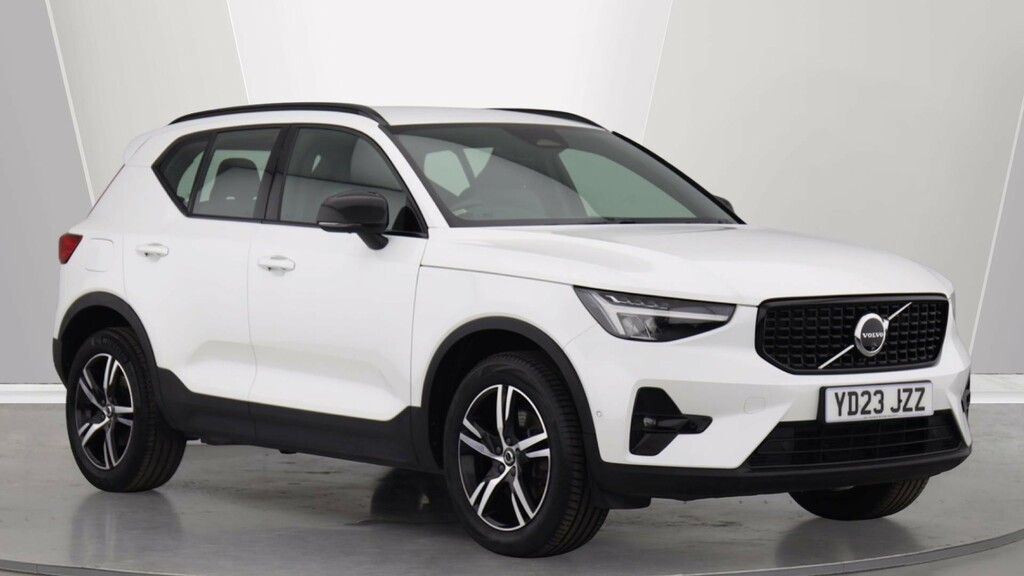 Volvo XC40 B3 P Plus Dark Park Camera, Heated Seats, Apple