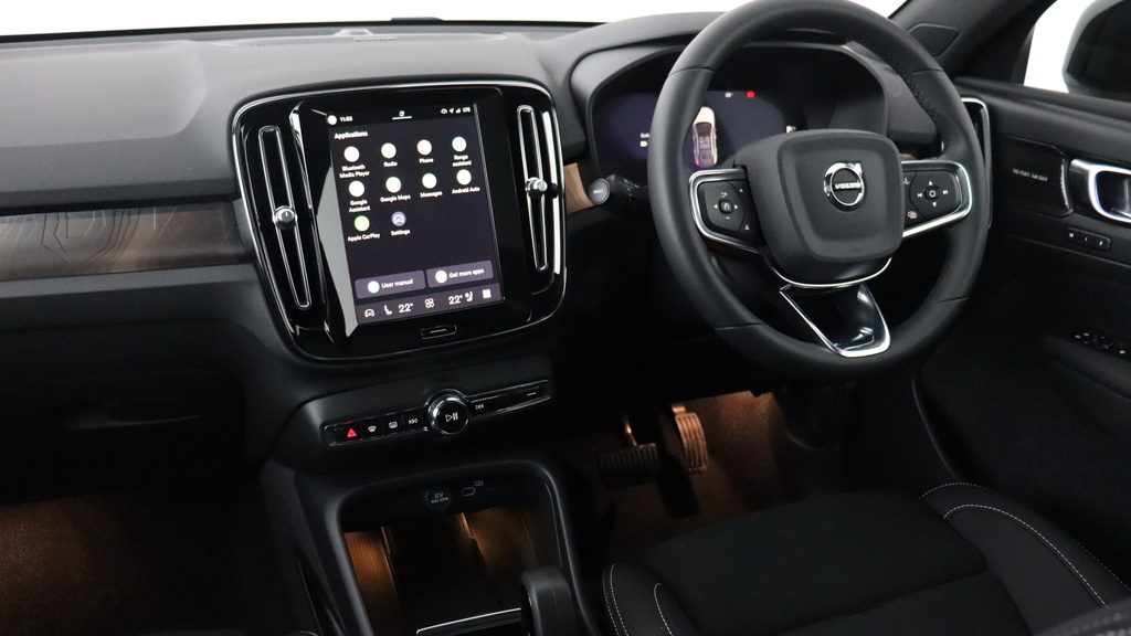 Volvo C40 Volvo Estate 300Kw Recharge Twin Ultimate 78Kwh White #42