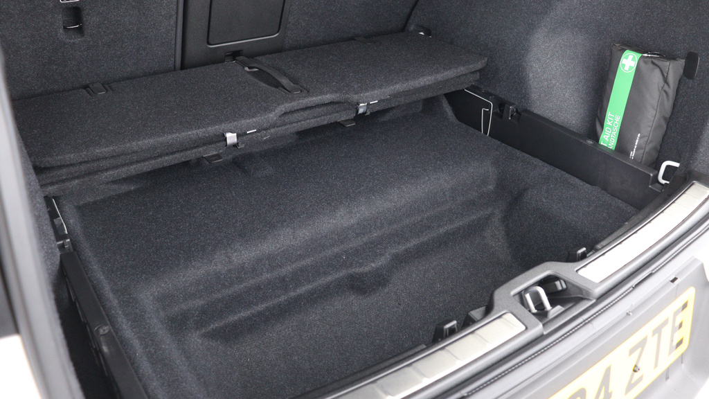 Volvo C40 Volvo Estate 300Kw Recharge Twin Ultimate 78Kwh White #51