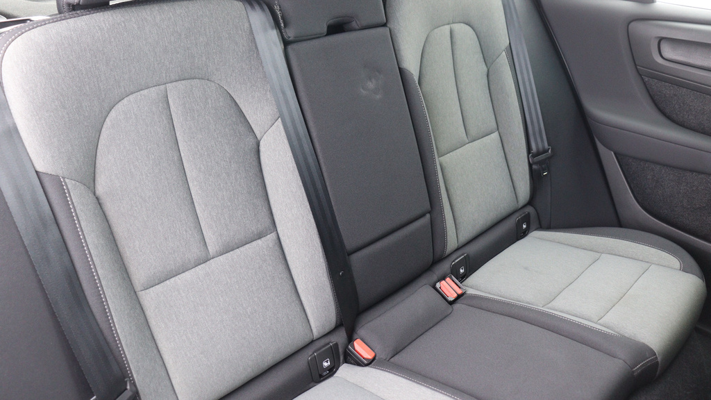 Volvo XC40 B3 P Plus Dark Park Camera, Heated Seats, Apple DG23ZGM  #6