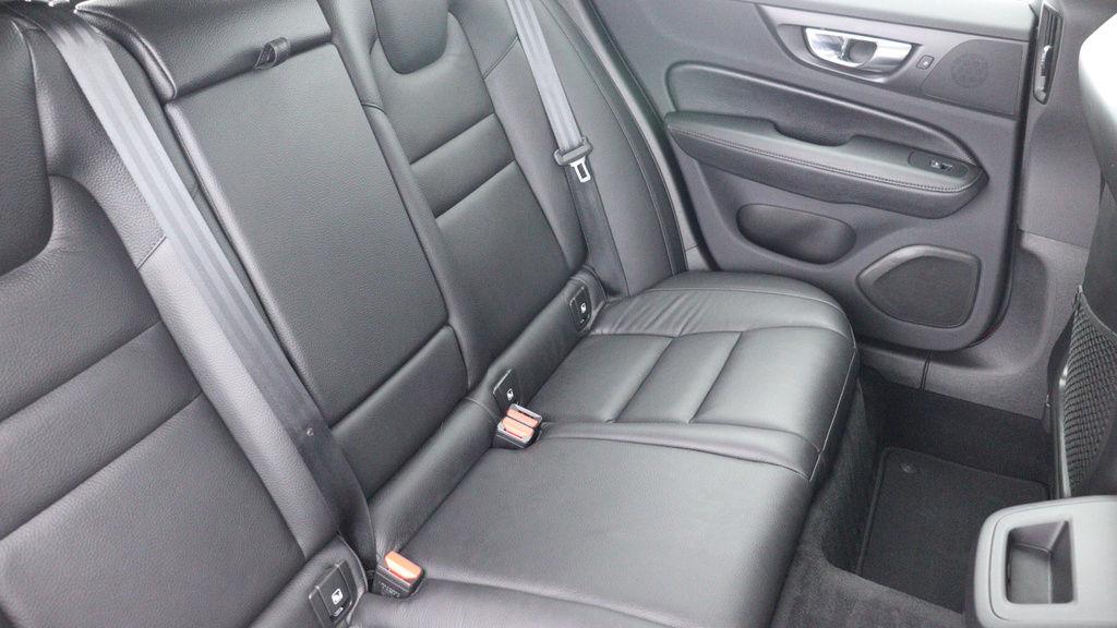 Volvo V60 Cross Country B5 P Awd Park Camera, Heated Seats, Keyless Dri #6
