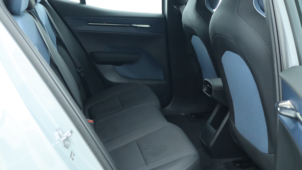 Volvo EX30 Single Motor Plus Harmankardon Sound, Heated Sea  #6