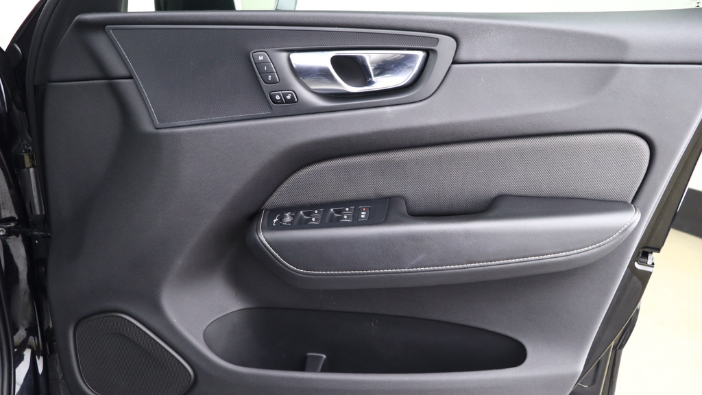 Volvo XC60 2.0 T8 Recharge Phev R Design Pro Awd #40