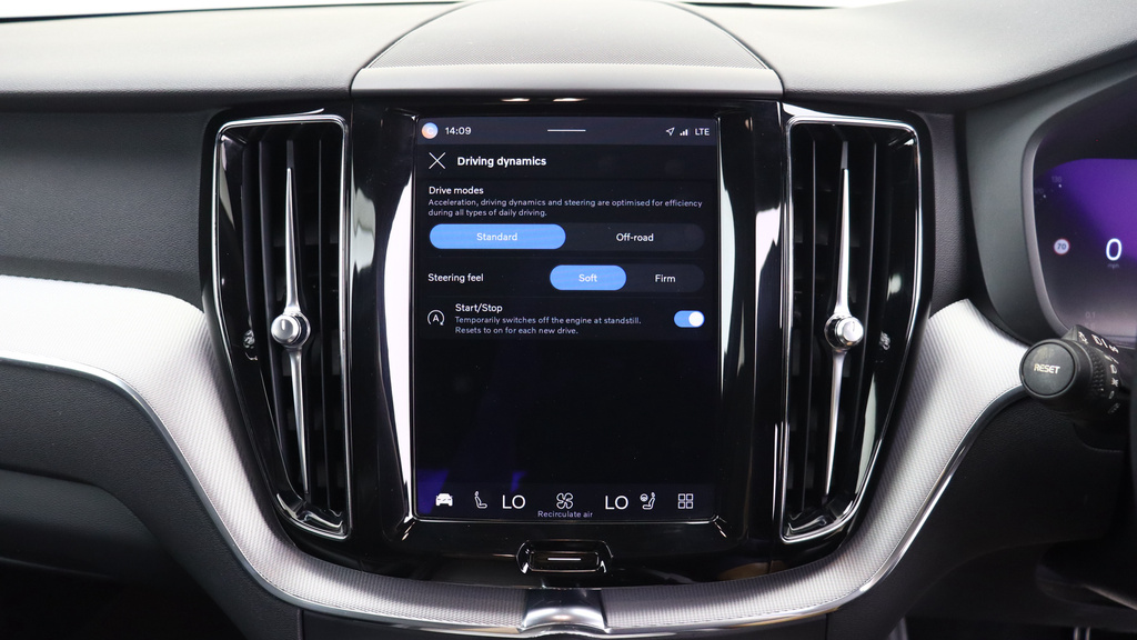 Volvo XC60 2.0 T8 Recharge Phev R Design Pro Awd #28