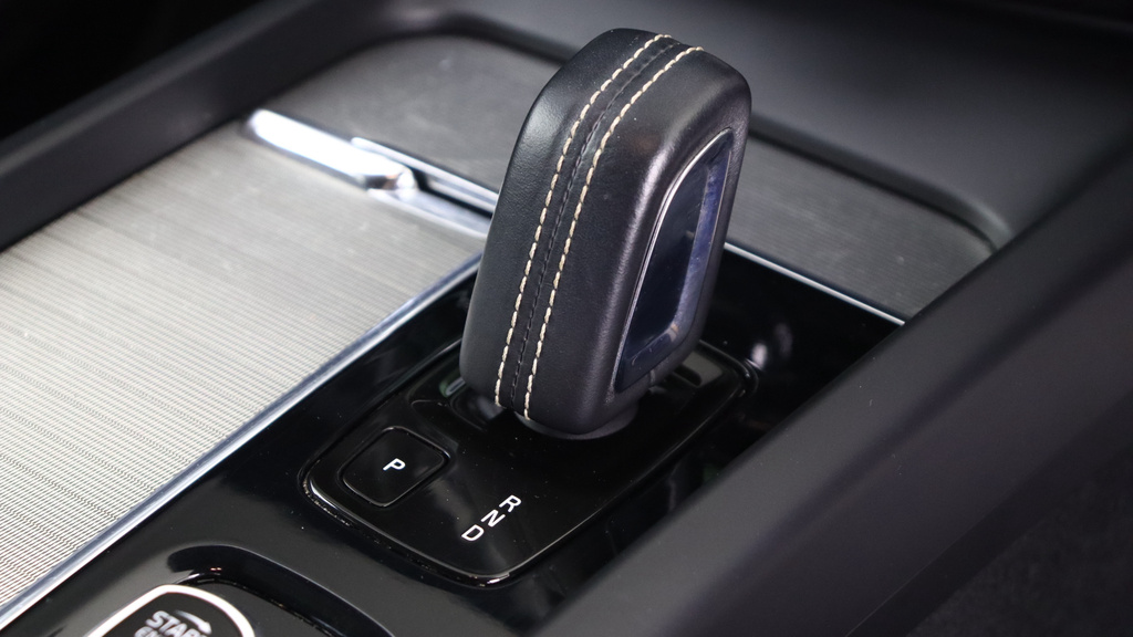 Volvo XC60 2.0 T8 Recharge Phev R Design Pro Awd #35