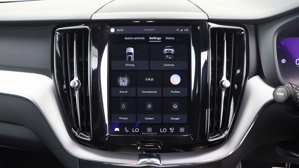 Volvo XC60 2.0 T8 Recharge Phev R Design Pro Awd #24