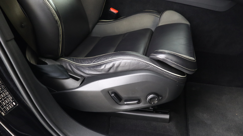 Volvo XC60 2.0 T8 Recharge Phev R Design Pro Awd #41