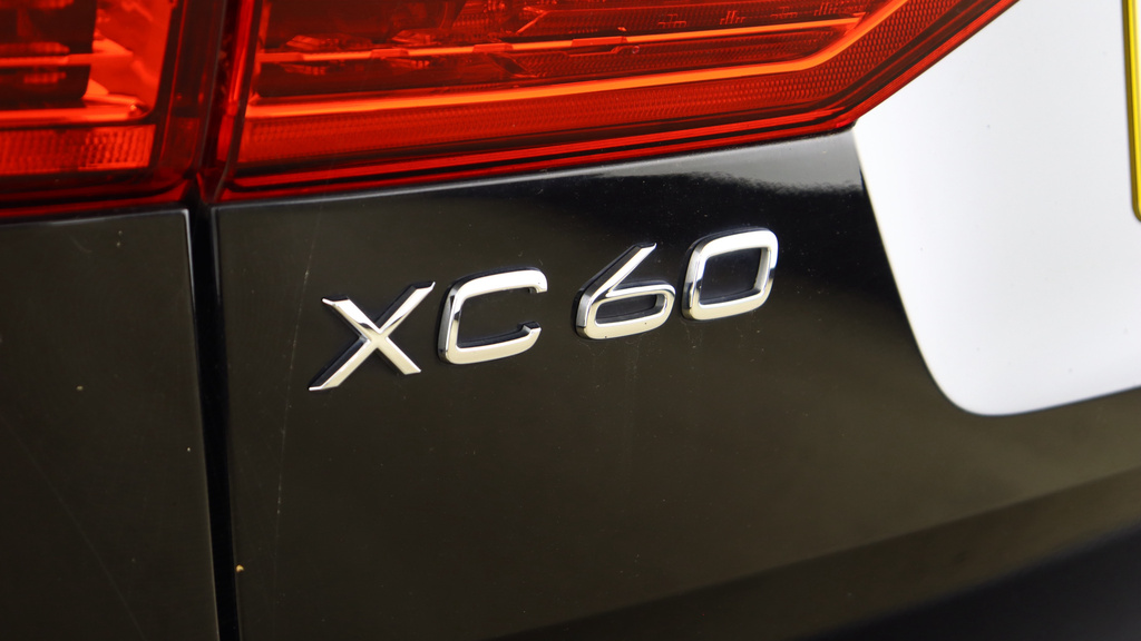 Volvo XC60 2.0 T8 Recharge Phev R Design Pro Awd #49
