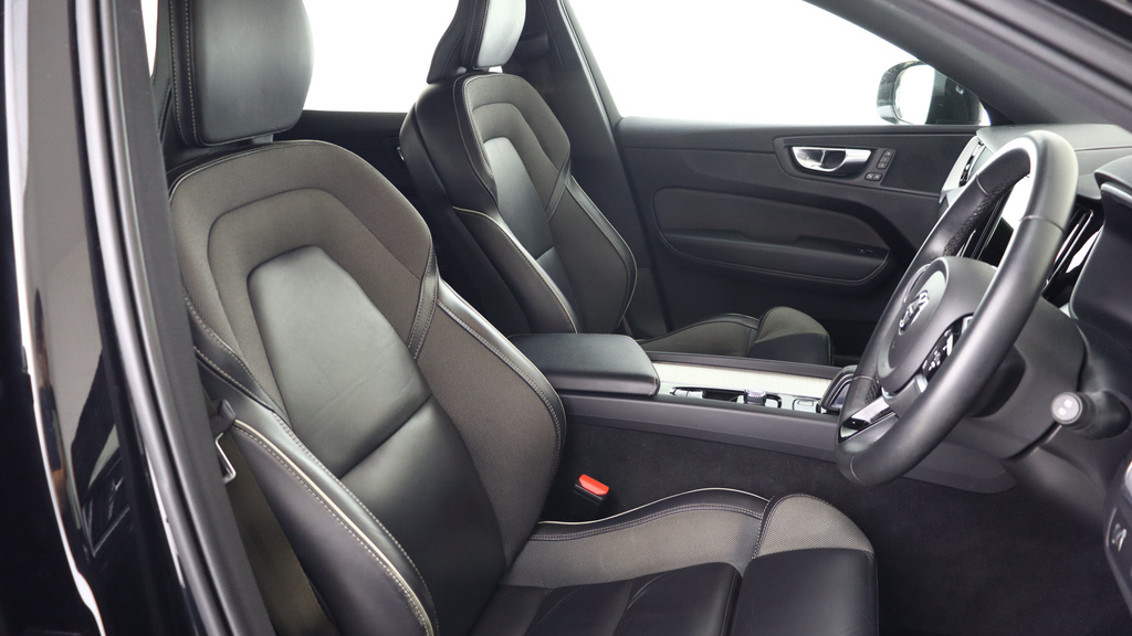 Volvo XC60 2.0 T8 Recharge Phev R Design Pro Awd #42