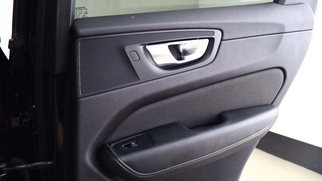 Volvo XC60 2.0 T8 Recharge Phev R Design Pro Awd #43