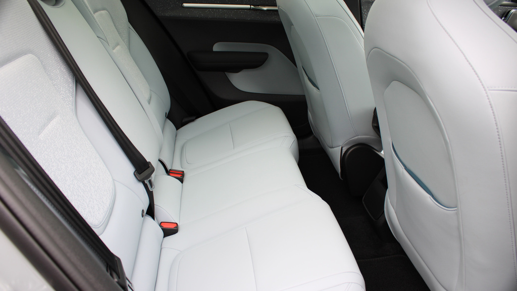 Volvo EX30 Twin Motor Performance Ultra Sunroof, Harmankard OE75MLX #6
