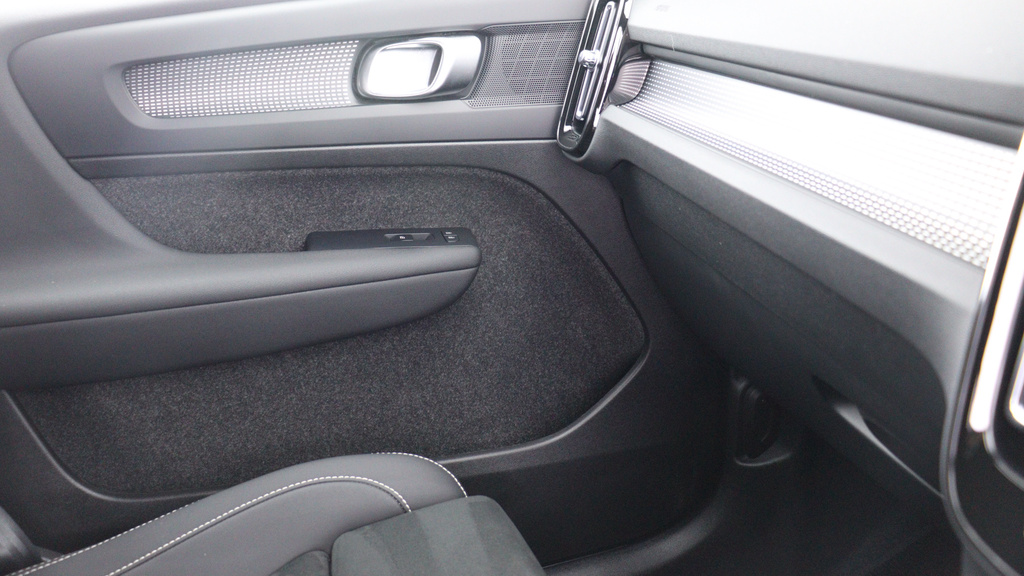 Volvo XC40 2.0 B3p Core Grey #42