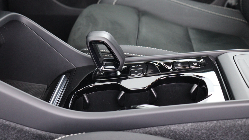 Volvo XC40 2.0 B3p Core Grey #46