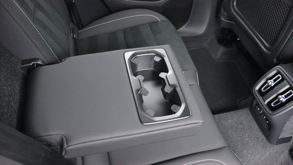 Volvo XC40 2.0 B3p Core Grey #34