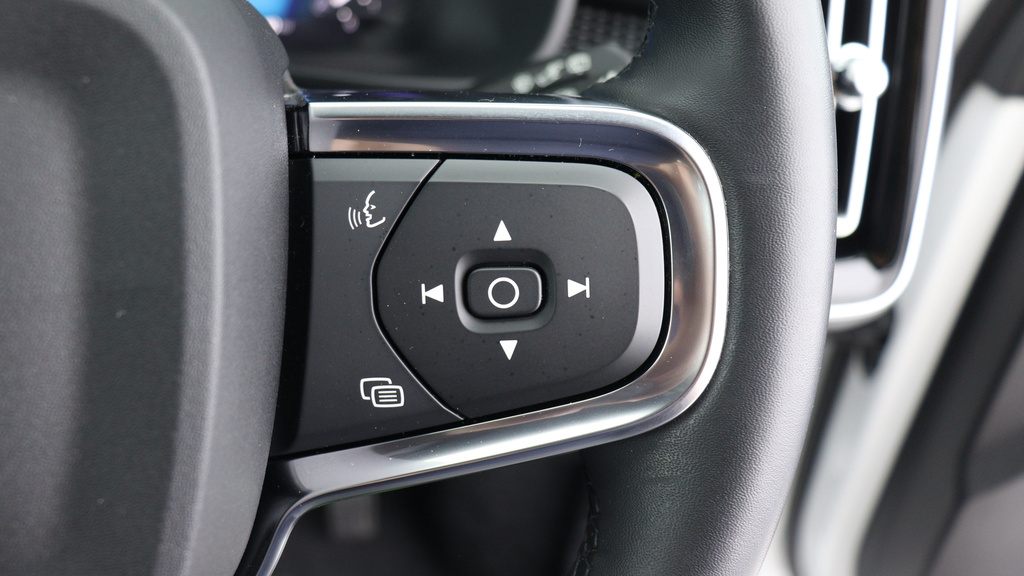 Volvo XC40 2.0 B3p Core Grey #22