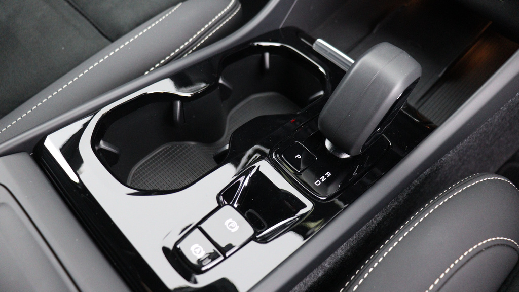 Volvo XC40 2.0 B3p Core Grey #25