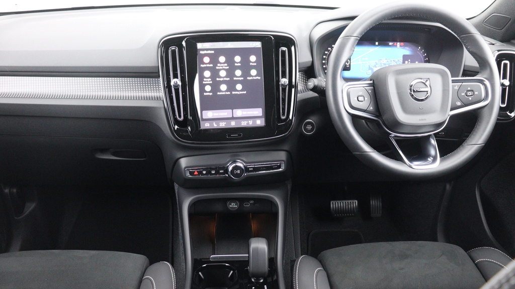 Volvo XC40 B3 P Plus Dark Low Tax, Park Camera, Heated Sea #5