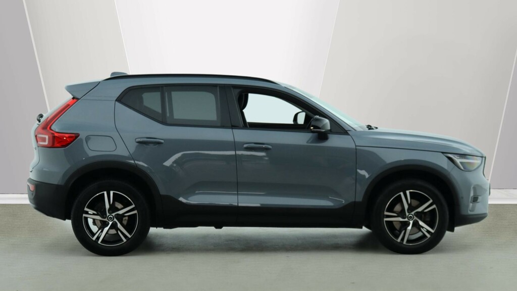 Volvo XC40 B3 P Dark 360 Camera, Heated Seats, Apple Carpl #3