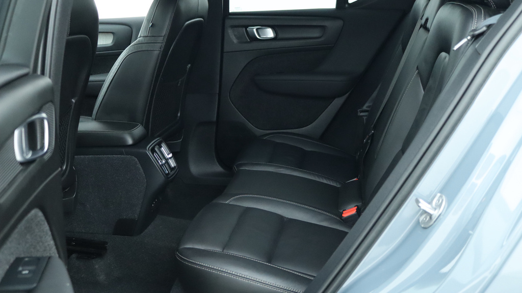 Volvo XC40 Pro Recharge Ev Red #26