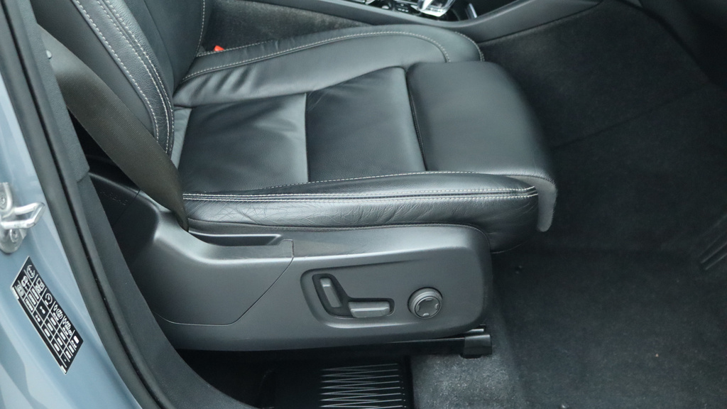 Volvo XC40 Pro Recharge Ev Red #25