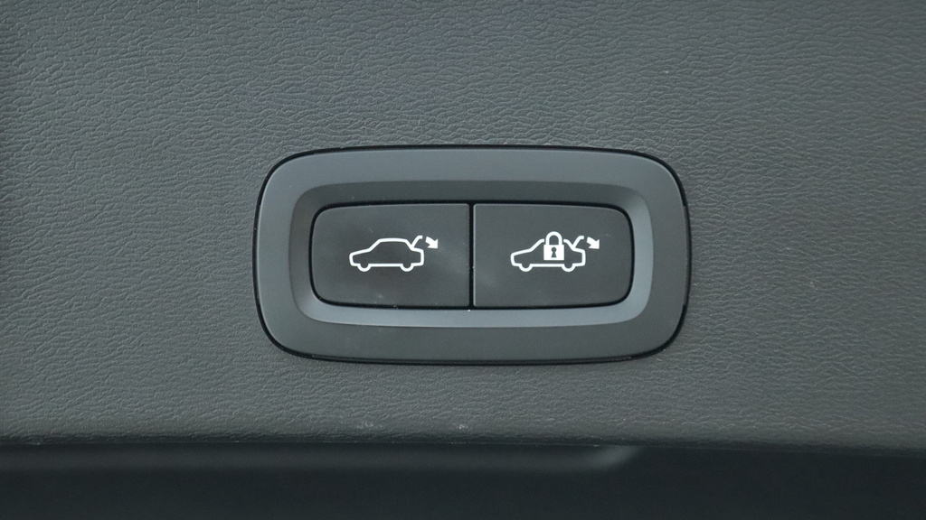 Volvo XC40 Pro Recharge Ev Red #28