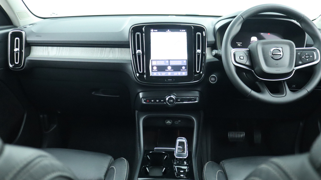 Volvo XC40 B3 P Dark 360 Camera, Heated Seats, Apple Carpl #5