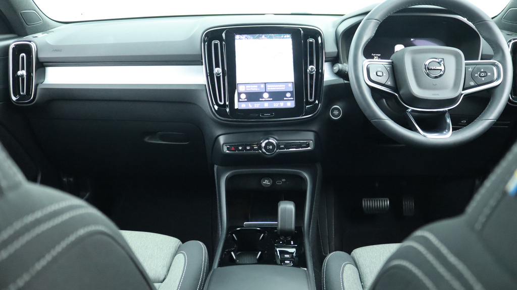 Volvo XC40 B3 P Plus Dark Park Camera, Heated Seats, Apple #5