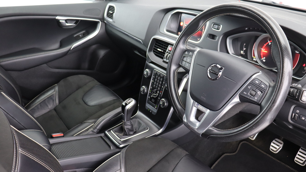 Volvo V40 D3 R-design Winter Pack, Nav Plus, Cruise KT17YWL #4
