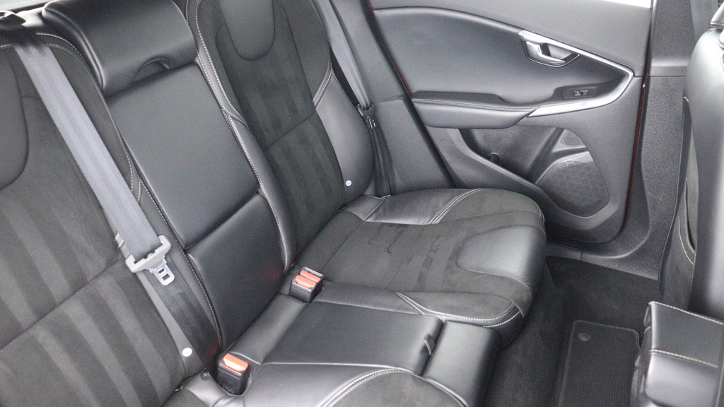 Volvo V40 D3 R-design Winter Pack, Nav Plus, Cruise KT17YWL #6