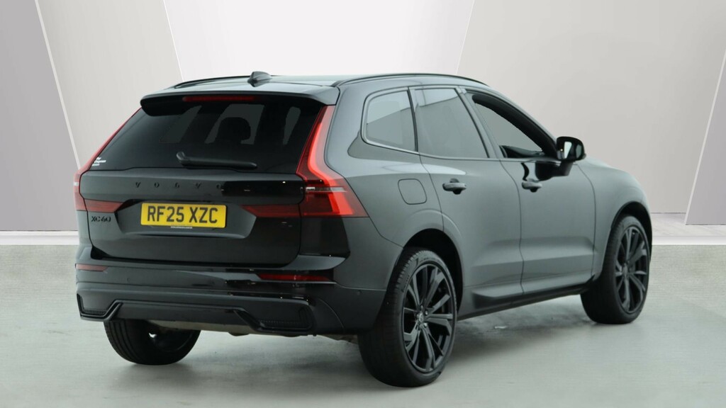 Volvo XC60 B5 P Awd Plus Black Edition Harmankardon Sound  #2