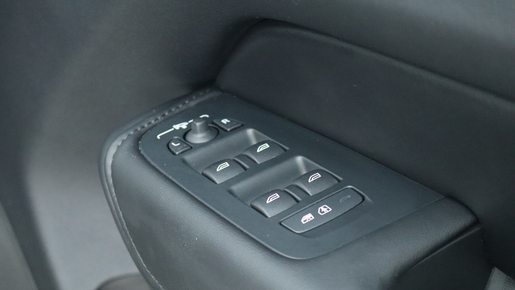Volvo XC60 T6 Recharge Plus Grey #22