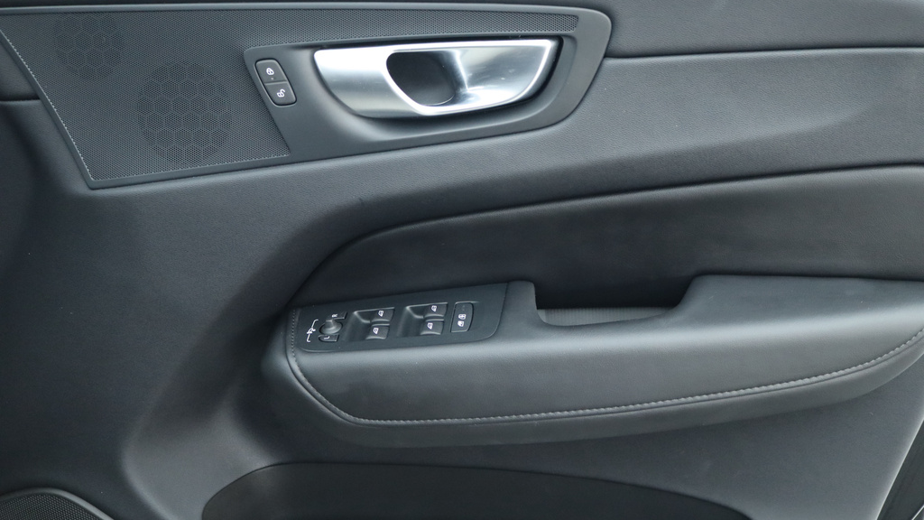 Volvo XC60 T6 Recharge Plus Grey #25