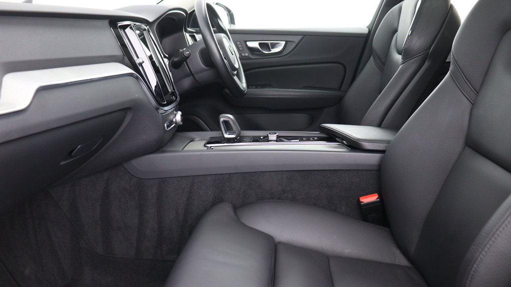 Volvo V60 Cross Country 2L Null Black #43