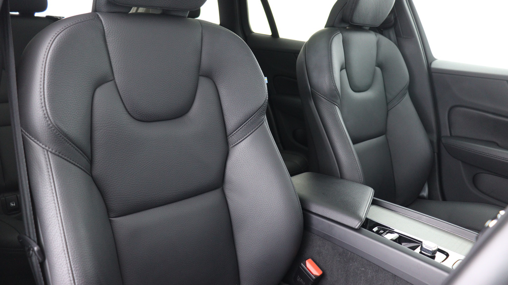 Volvo V60 Cross Country 2L Null Black #40