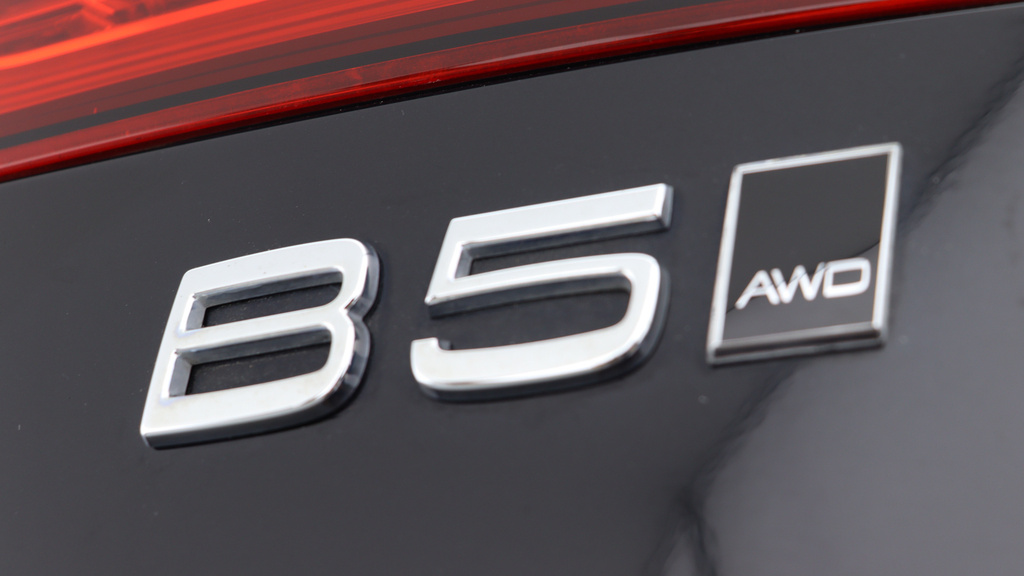 Volvo V60 Cross Country 2L Null Black #16