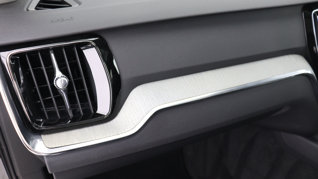 Volvo V60 Cross Country 2L Null Black #45