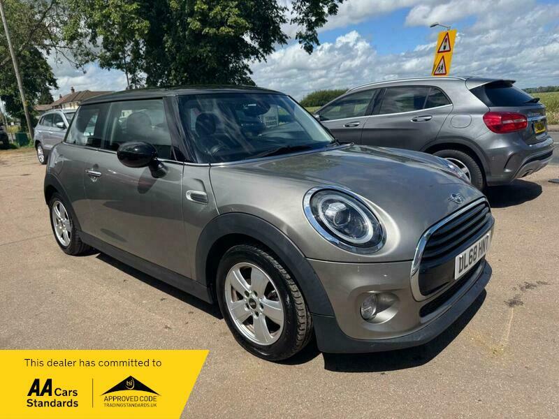 Mini Hatch 1.5 Cooper Classic Euro Silver