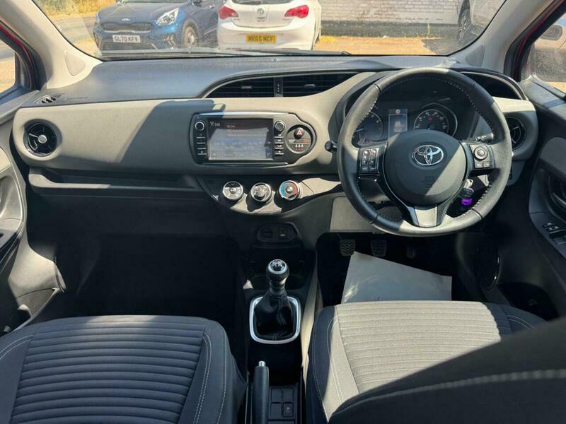 Toyota Yaris 1.5 Hybrid Gr-sport Cvt #37