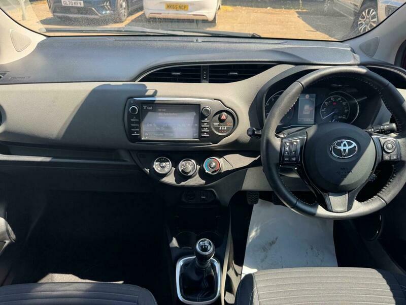 Toyota Yaris 1.5 Hybrid Gr-sport Cvt #32